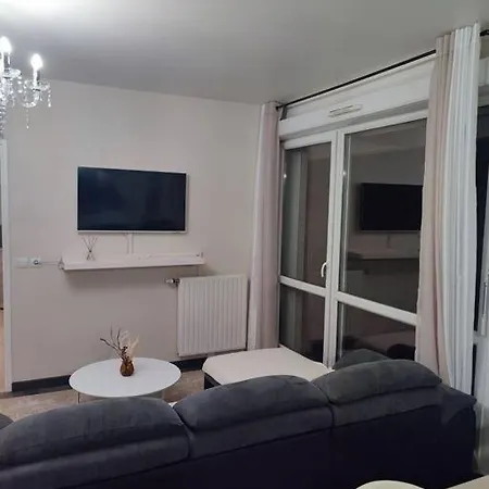 Grand T2 Avec Jardin Et Parking Proche Paris Et 아파트 오를리